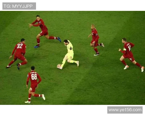 足球巨星谦虚之道：从梅西到C罗，如何保持谦逊与专注的精神