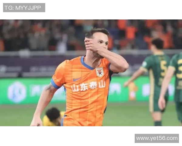 足球球星遭殴打视频曝光引发热议 事件背后真相逐渐浮出水面